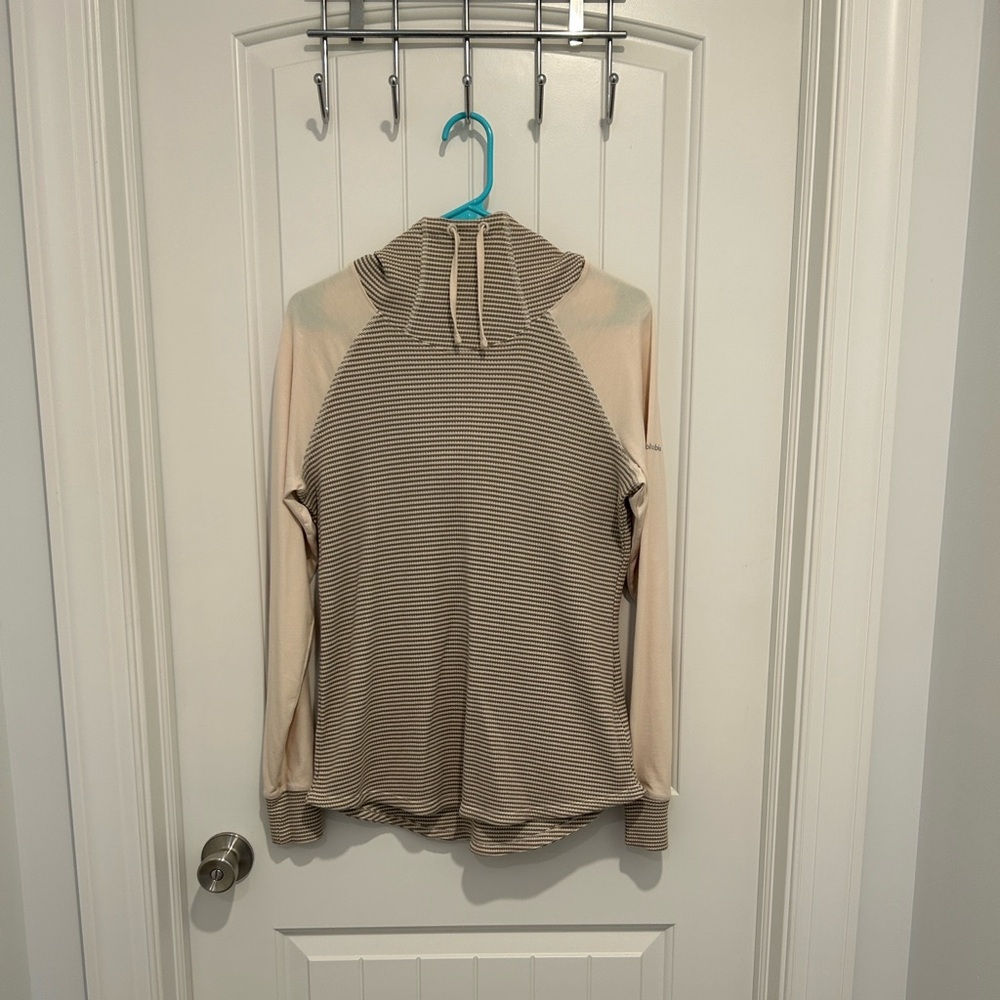 Columbia Sportswear Company Women’s Waffle Pattern Hoodie Large